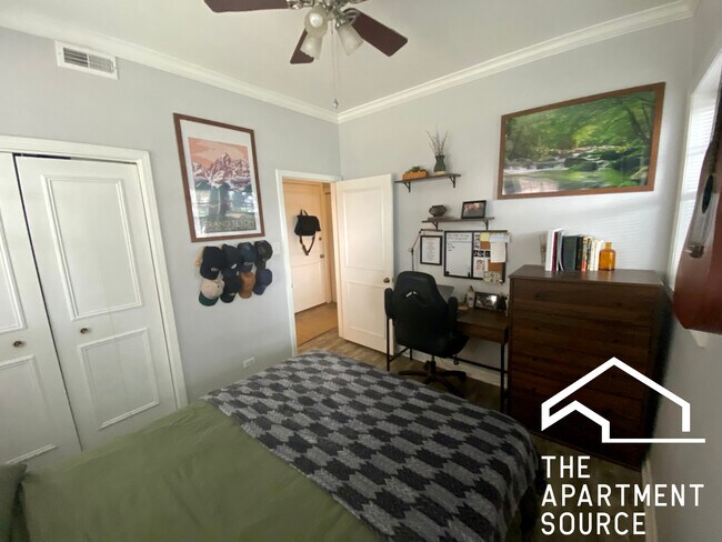 Building Photo - 3714 N Sheffield Ave