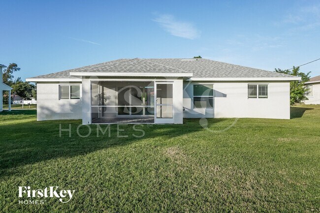 Building Photo - 1021 SW 11th Ave