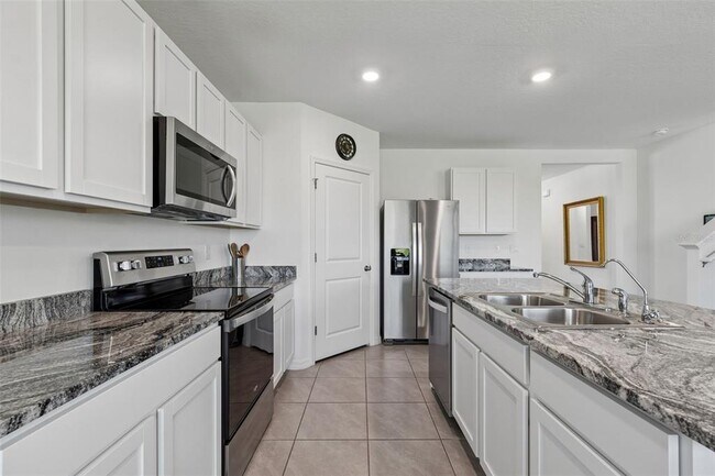Building Photo - 3406 Grassy Knl