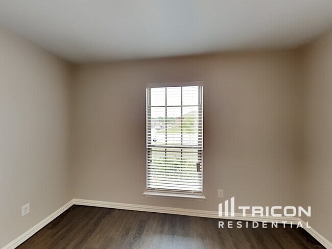 Building Photo - 1662 Pompano Beach Dr