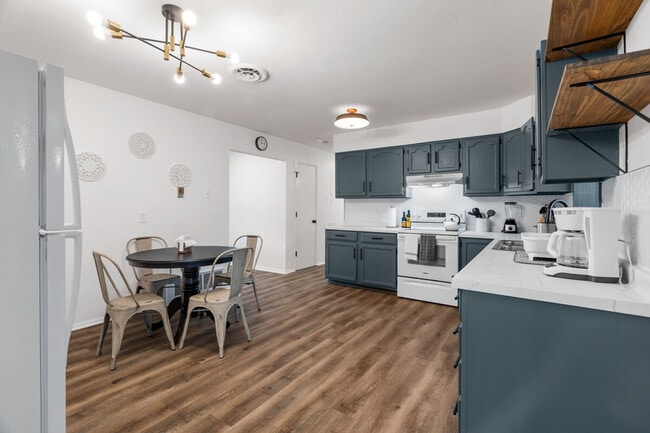 Building Photo - 11814 Flushing Dr