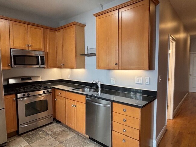 Building Photo - 2831 11th St NW