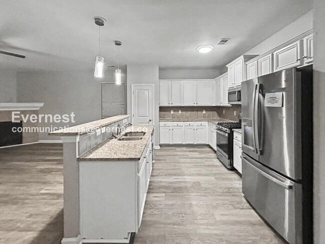 Building Photo - 3628 Hampshire Walk SW