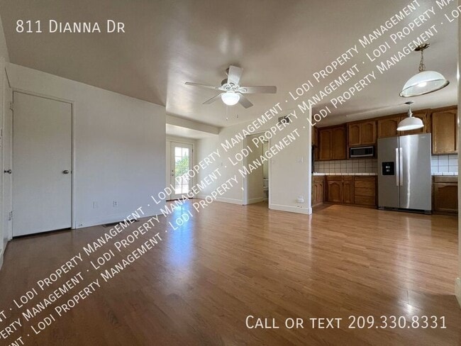 Building Photo - 811 Dianna Dr