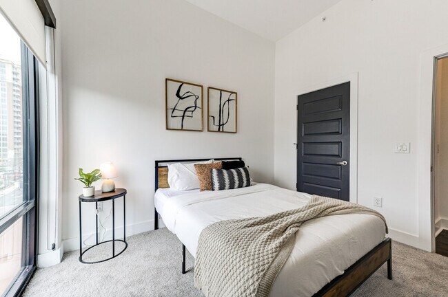 Building Photo - 1075 Peachtree Rd