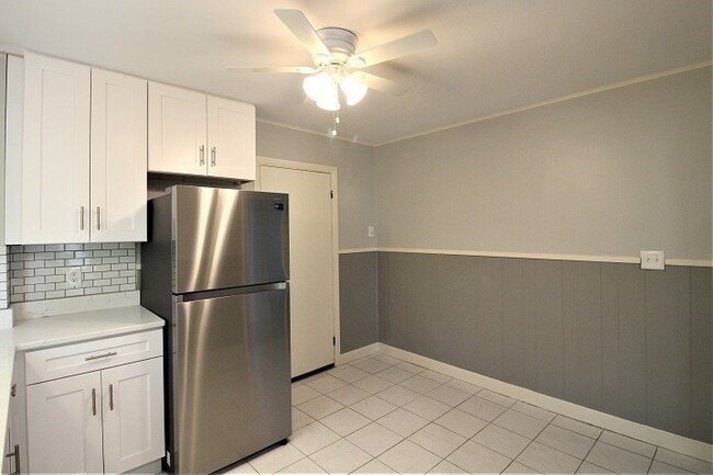 Building Photo - 8 Thurston Rd