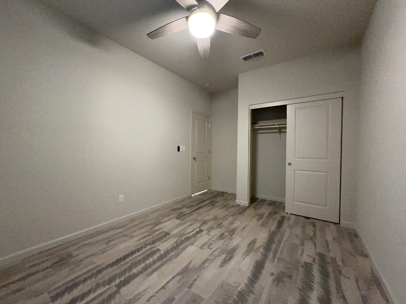 Building Photo - 2375 Creekview Dr