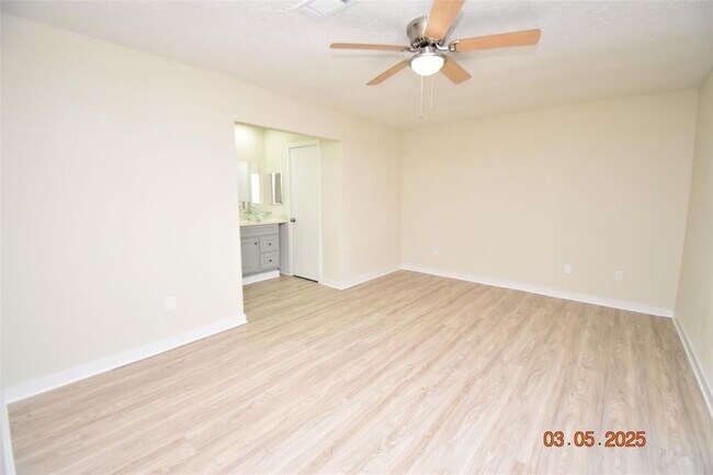 Building Photo - 16115 Bougainvilla Ln