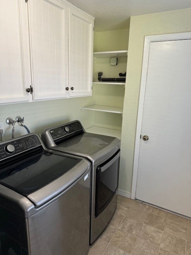 Building Photo - Three Bedroom house for lease in Old East ...