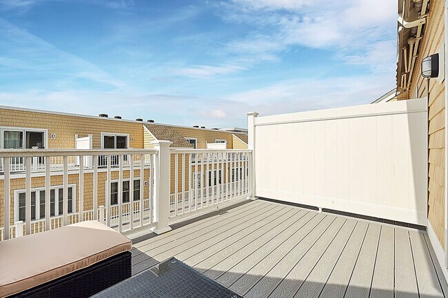 Building Photo - 128 Ashworth Ave