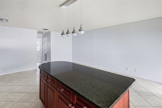 Building Photo - 2881 NE 32nd St