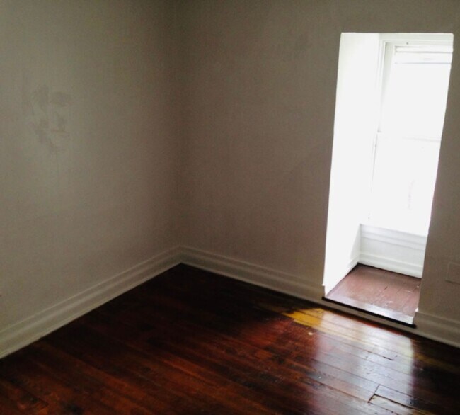 Building Photo - 527 E Philadelphia St