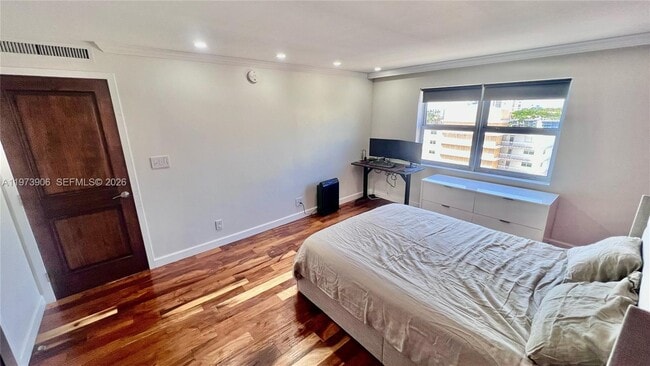 Building Photo - 401 Golden Isles Dr