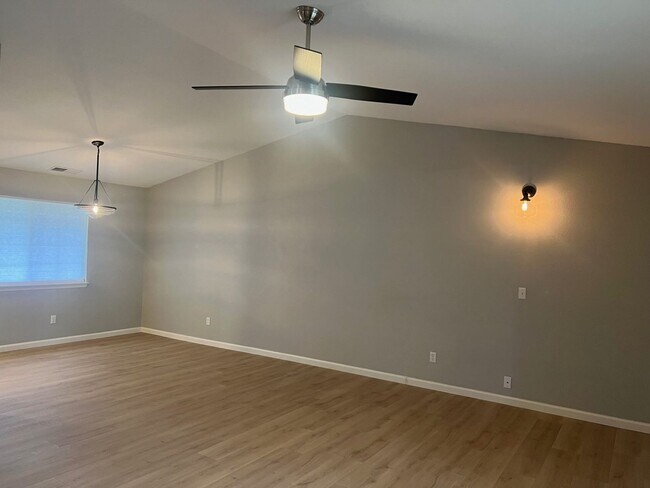 Building Photo - 4446 Tralee Ln