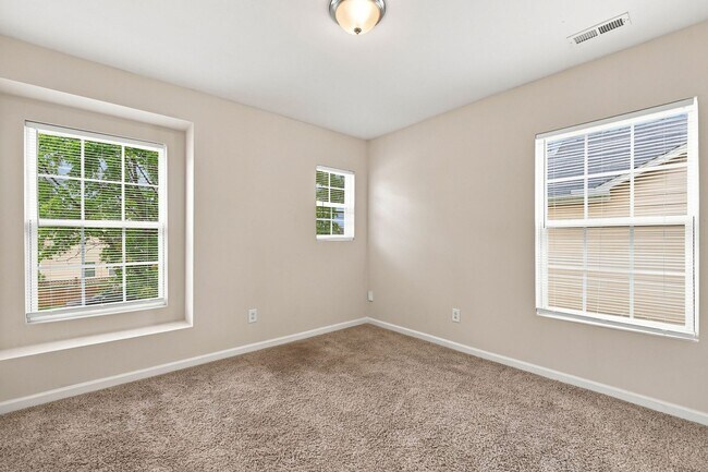Building Photo - 3742 Marshlane Way