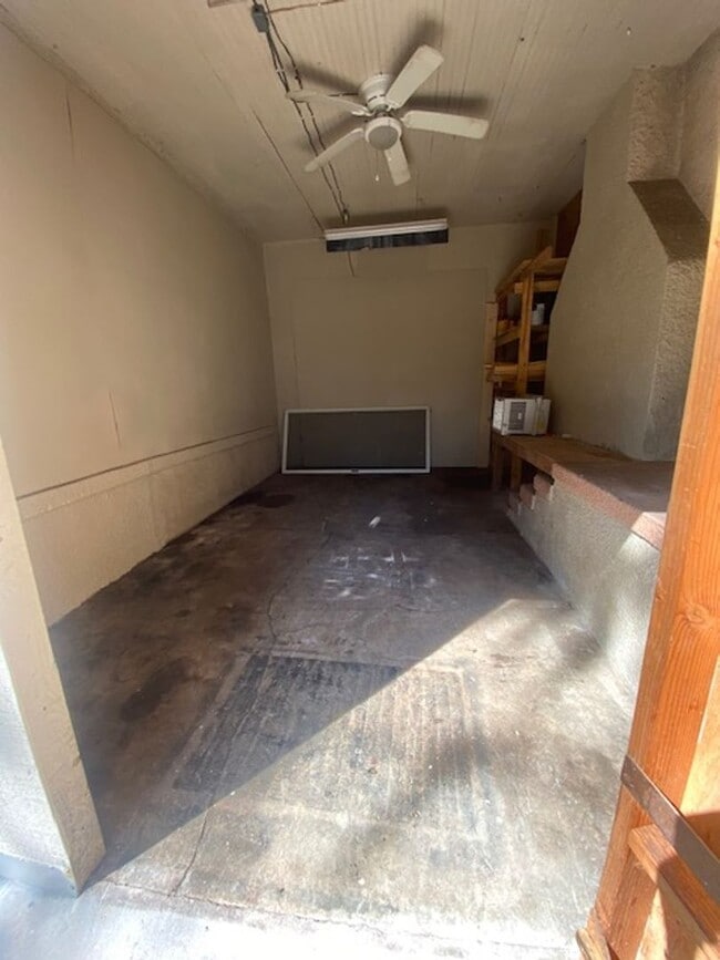 Building Photo - 3 Bed 1 Bath Home | Pet Friendly | Washer ...