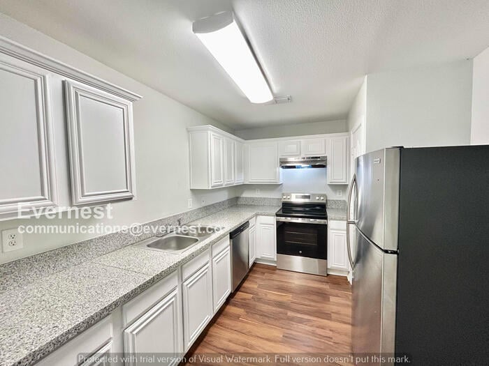 Building Photo - 256 Creek Cove Dr