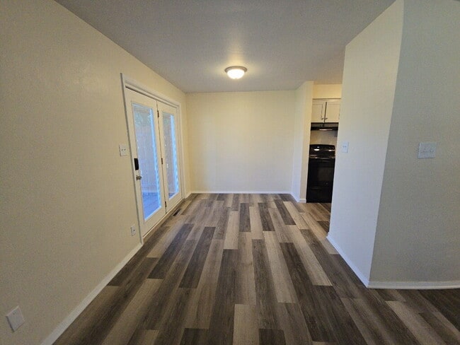 Building Photo - 1005 E Pearl St