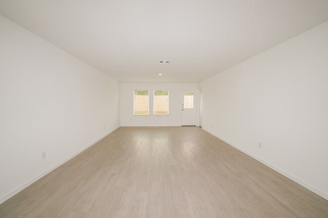 Building Photo - 7907 Meadow Cranesbill Dr