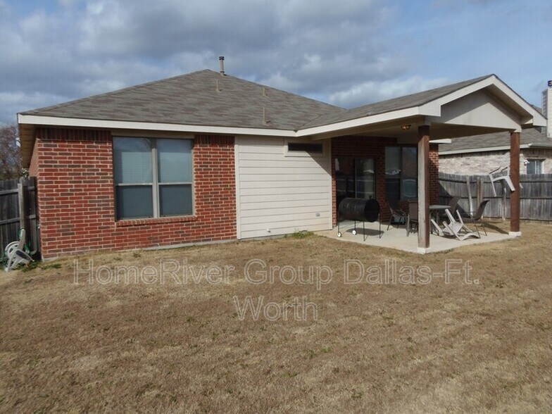 Building Photo - 2811 Oak Crest Dr
