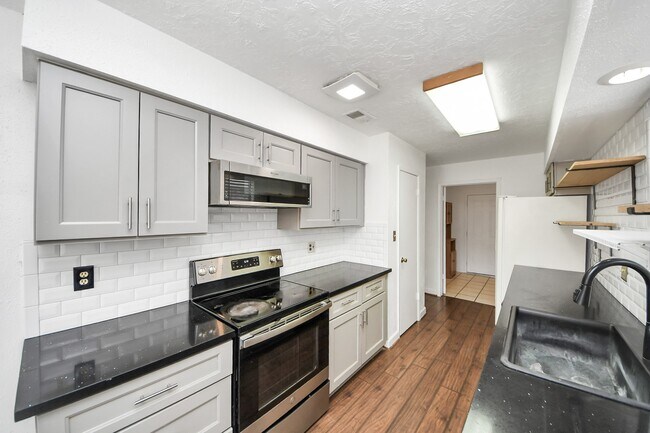 Building Photo - 6230 Grandvale Dr