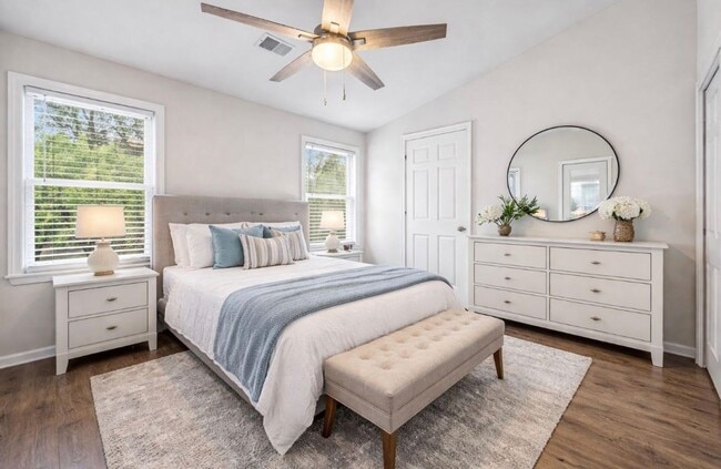 Building Photo - Modern Comfort & Convenience in Regents Green Townhome