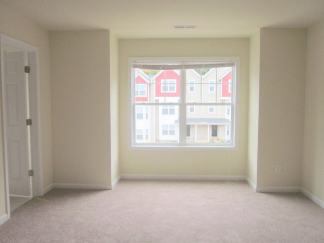 Building Photo - 2456 N Berkshire Rd