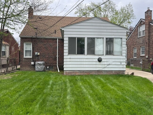 Building Photo - Fully Updated 3 Bedroom - 1 bathroom home