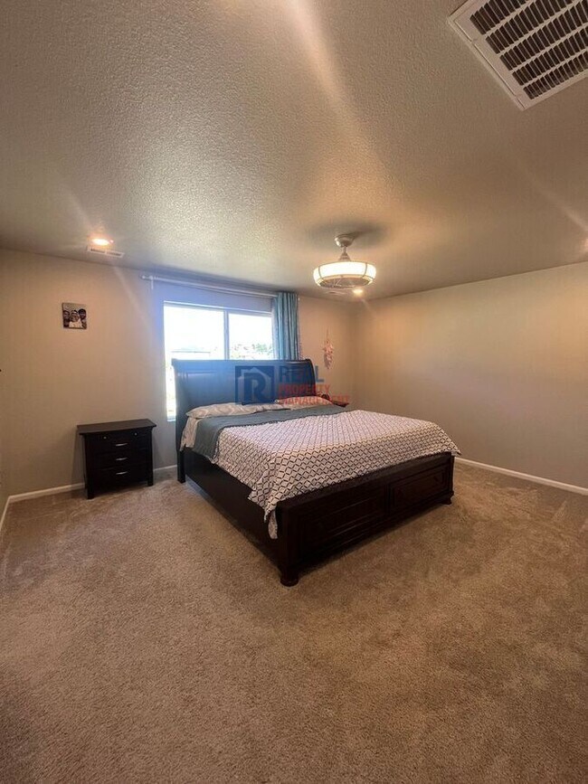 Building Photo - 13621 Crane Ct