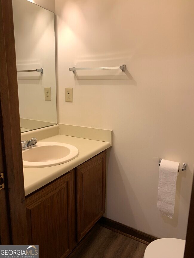 Building Photo - 1107 Booth Ct SW