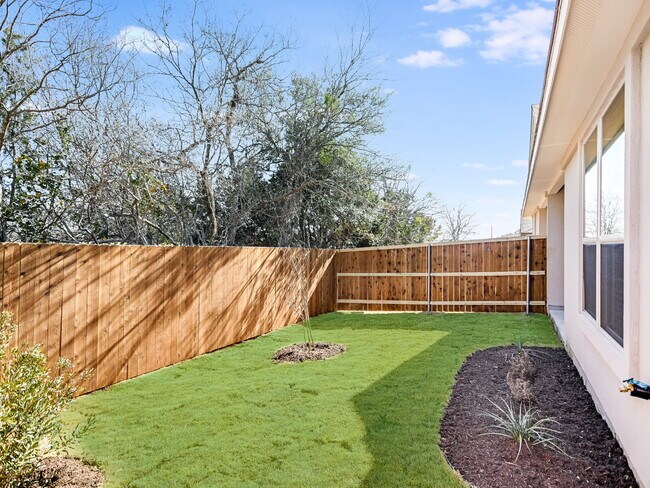 Building Photo - "Spacious 3-Bed Condo with 2 Baths in Charming Georgetown – 1424 Sq Ft of Comfort on Parkline Dr!"