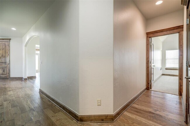 Building Photo - 22525 Lindy Terrace