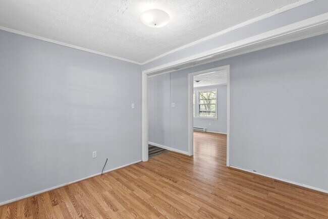 Building Photo - Updated 3-Bedroom Home on Quiet Street in Charlotte Court House!