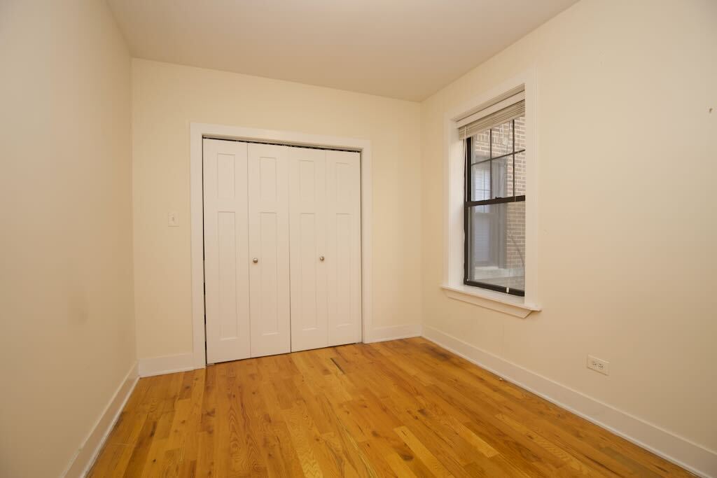 Building Photo - 1456 W Byron St