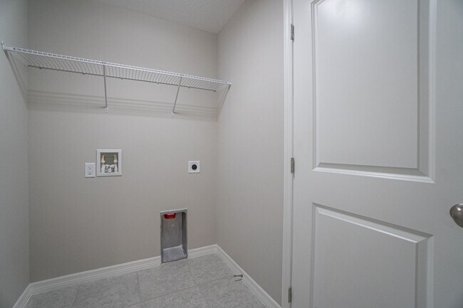 Building Photo - 242 Reese Ct