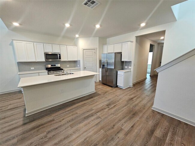 Building Photo - 13809 Mcarthur Dr