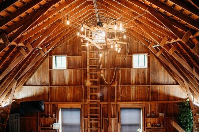 Building Photo - 19920 NW Farley Hampton Rd