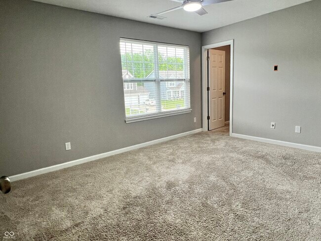 Building Photo - 5656 Grosbeak Dr