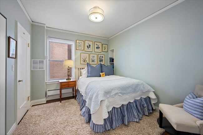 Building Photo - 2130 N Lincoln Park W