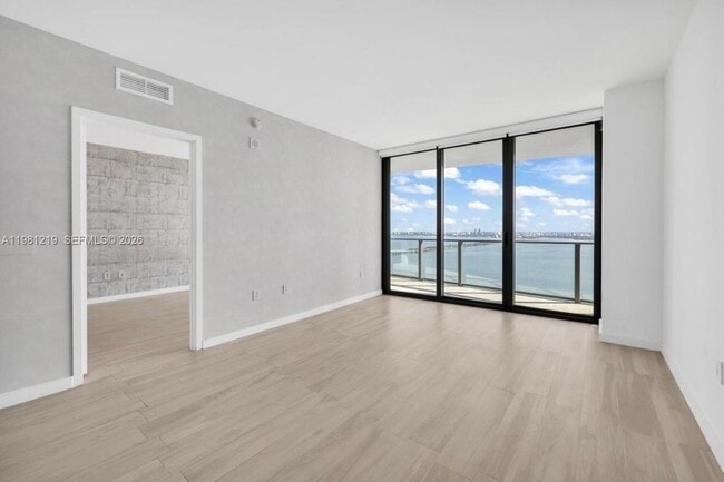 Building Photo - 460 NE 28th St