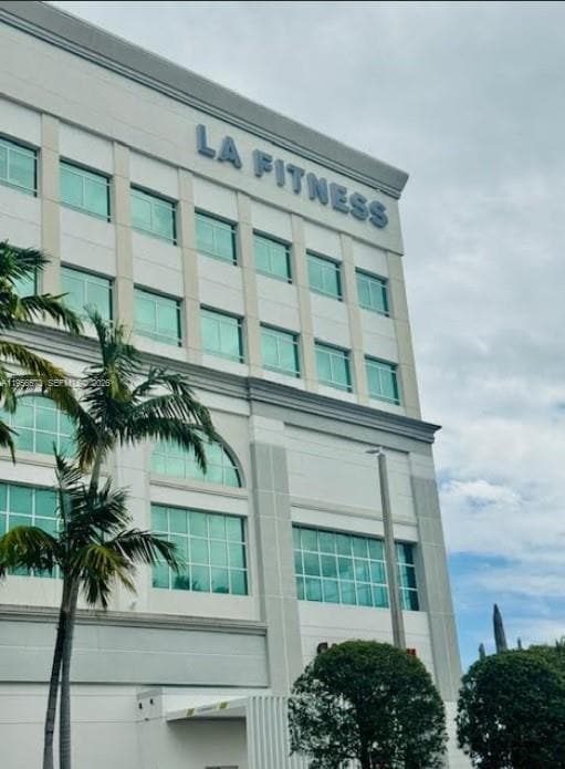 Building Photo - 2020 NE 135th St