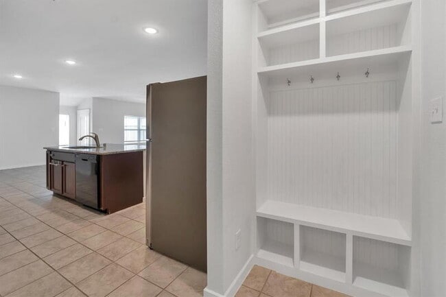 Building Photo - 31415 Stone Ridge Forest Dr