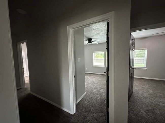 Building Photo - 4707 Midway Dr