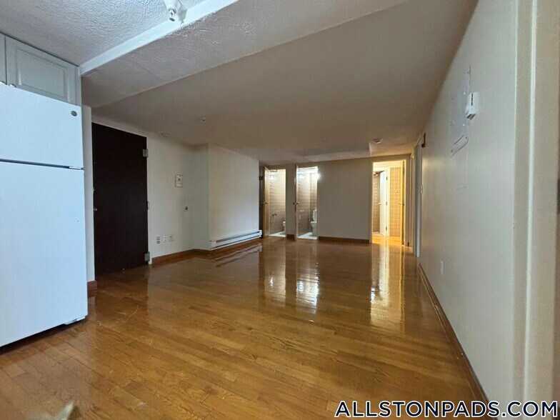 Building Photo - 1110 Commonwealth Ave