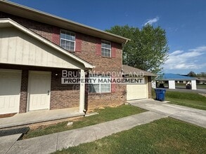 Building Photo - 8676 Tervada Dr