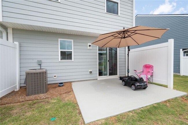 Building Photo - 121 Chastain Dr