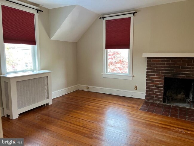 Building Photo - 2237 N Wakefield St