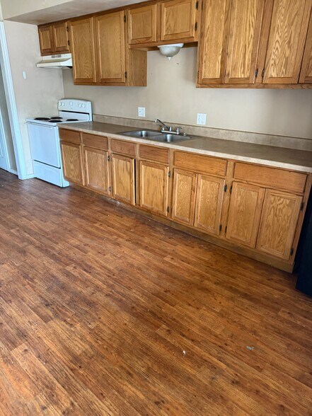 Building Photo - 750 Bonham St