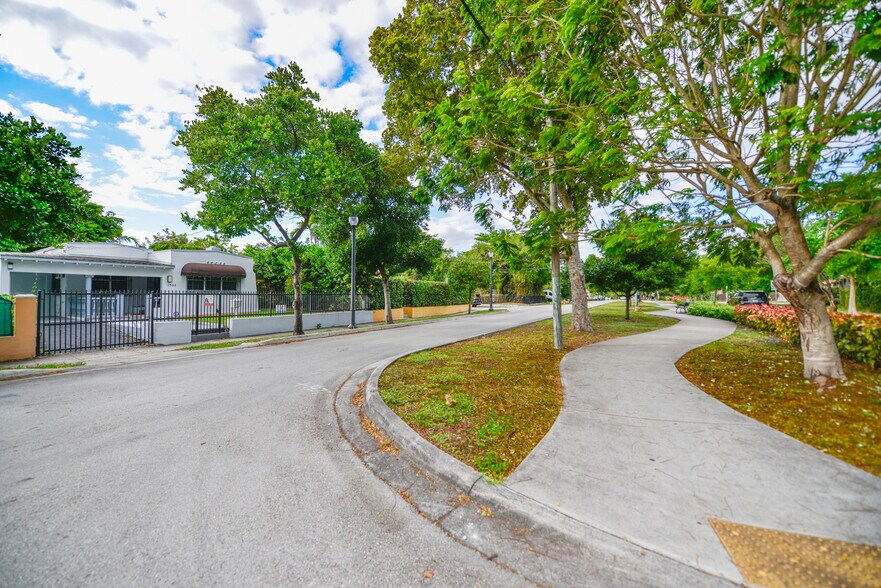 Building Photo - 1508 SW 13th Ave