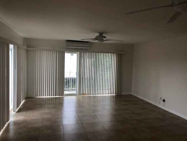Building Photo - Private Duplex Home Across from Kahala Mall